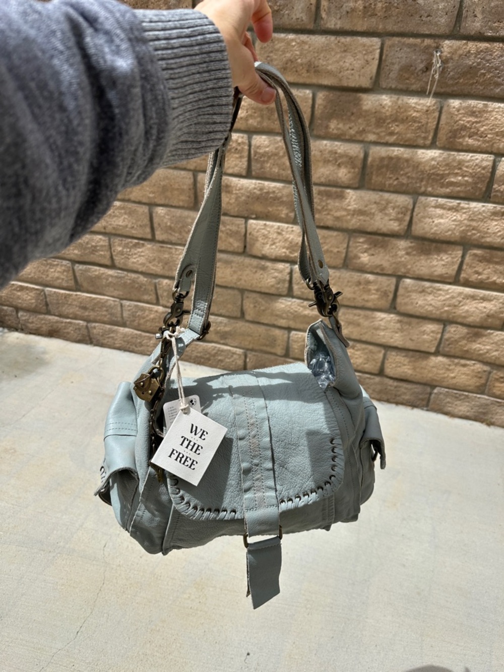 Free People We The Free Leigh Distressed bag aqua haze NWT +brass lock key chain - Picture 10 of 13